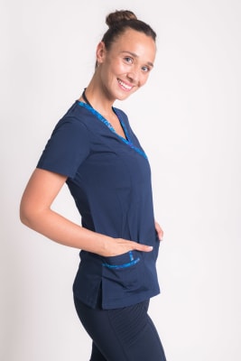 Uniforme Clinico Delantal Gardenia Red Birdy A.M Vivo Mariposas