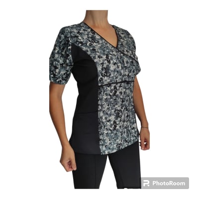 Uniforme Clinico Delantal Petunia Spx Negro Camaleón Antifluido