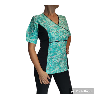 Uniforme Clinico Delantal Petunia Spx Negro Fonendos Antifluido