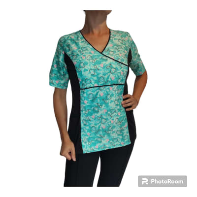Uniforme Clinico Delantal Petunia Spx Negro Fonendos Antifluido2