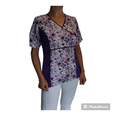 Uniforme Clinico Delantal Petunia Spx Morado Flores Antifluido