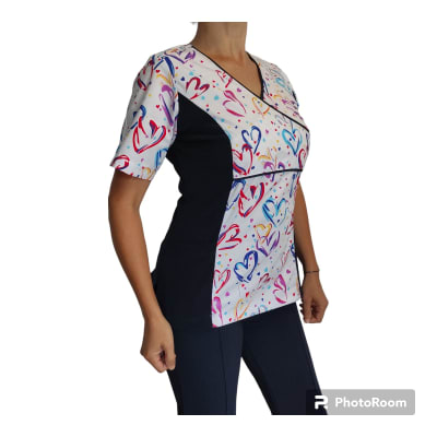 Uniforme Clinico Delantal Petunia Spandex Azul Marino Corazones1