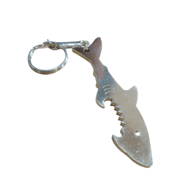 Llavero tiburón abre botellas