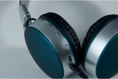 Audífono Digilife Vogue Leather Bluetooth On-Ear Audífono Digilife Vogue Leather Bluetooth On-Ear