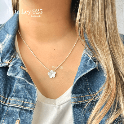 Collar Plata Rodinada Flor Satinada1