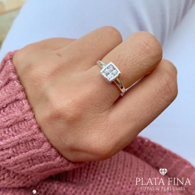 Anillo Solitario Cuadrado2