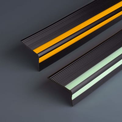 RODO PASO ADHE SEÑAL NEG/VERDE F. 2.40M X 45MM