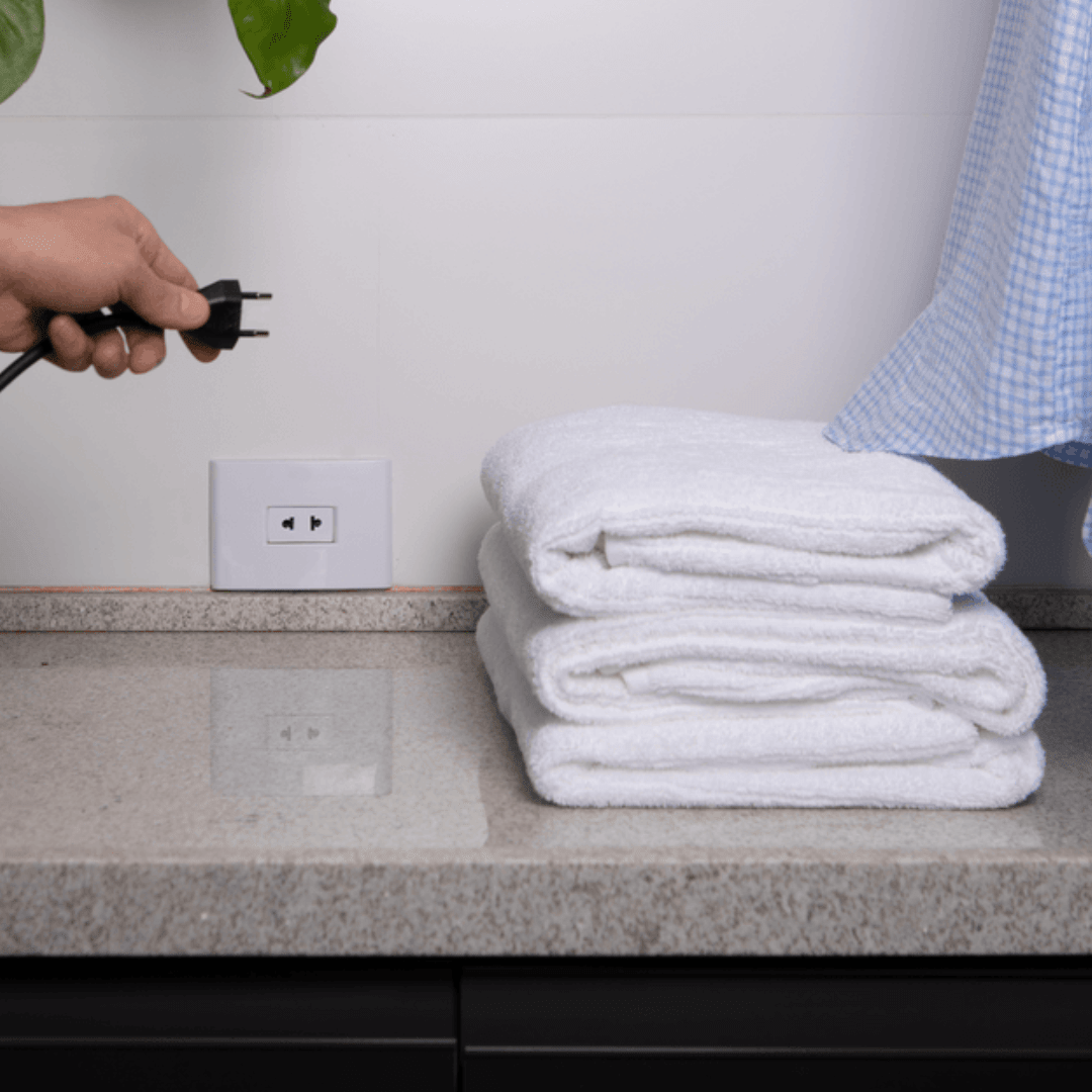 TOMACORRIENTE 2P UNIV. 10-15A/250V2