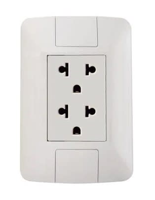 3X TOMACOR 2P UNIV. 15-16A/250V1