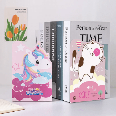 Estante de libros metálico