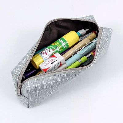 Estuche para lápices femenino compacto