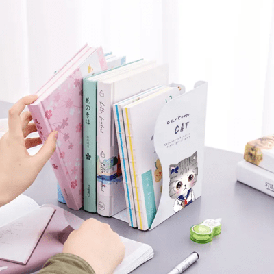 Estante de libros retráctil