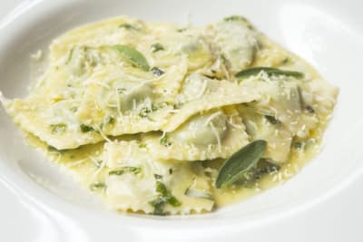 Ravioles Espinaca Ricotta Salsa a Elección