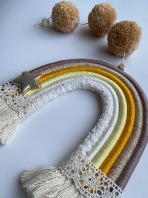 Móvil arcoíris rosa1