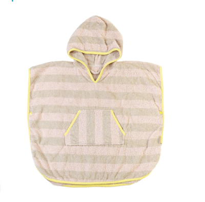 Toalla poncho rosa1