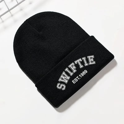 SWIFT,TAYLOR GORRO SWIFTIE