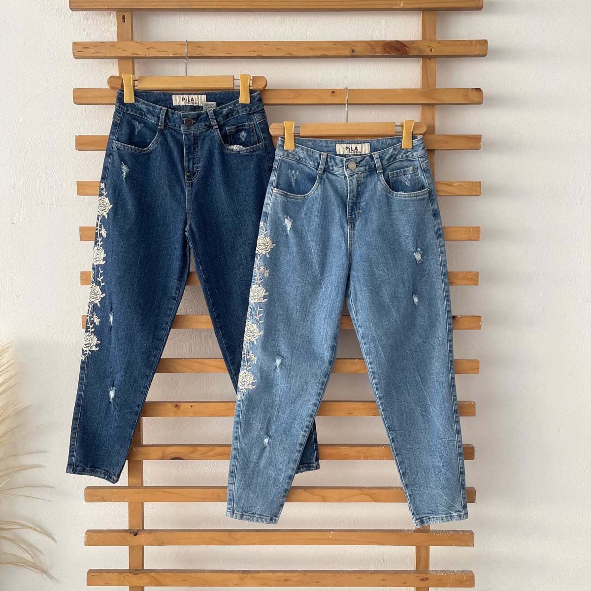 MOM JEAN IRIANA (FLORES) | Pilar Jeans