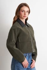 CHAQUETA GAMUZA CORTA CUELO ECO CUERO