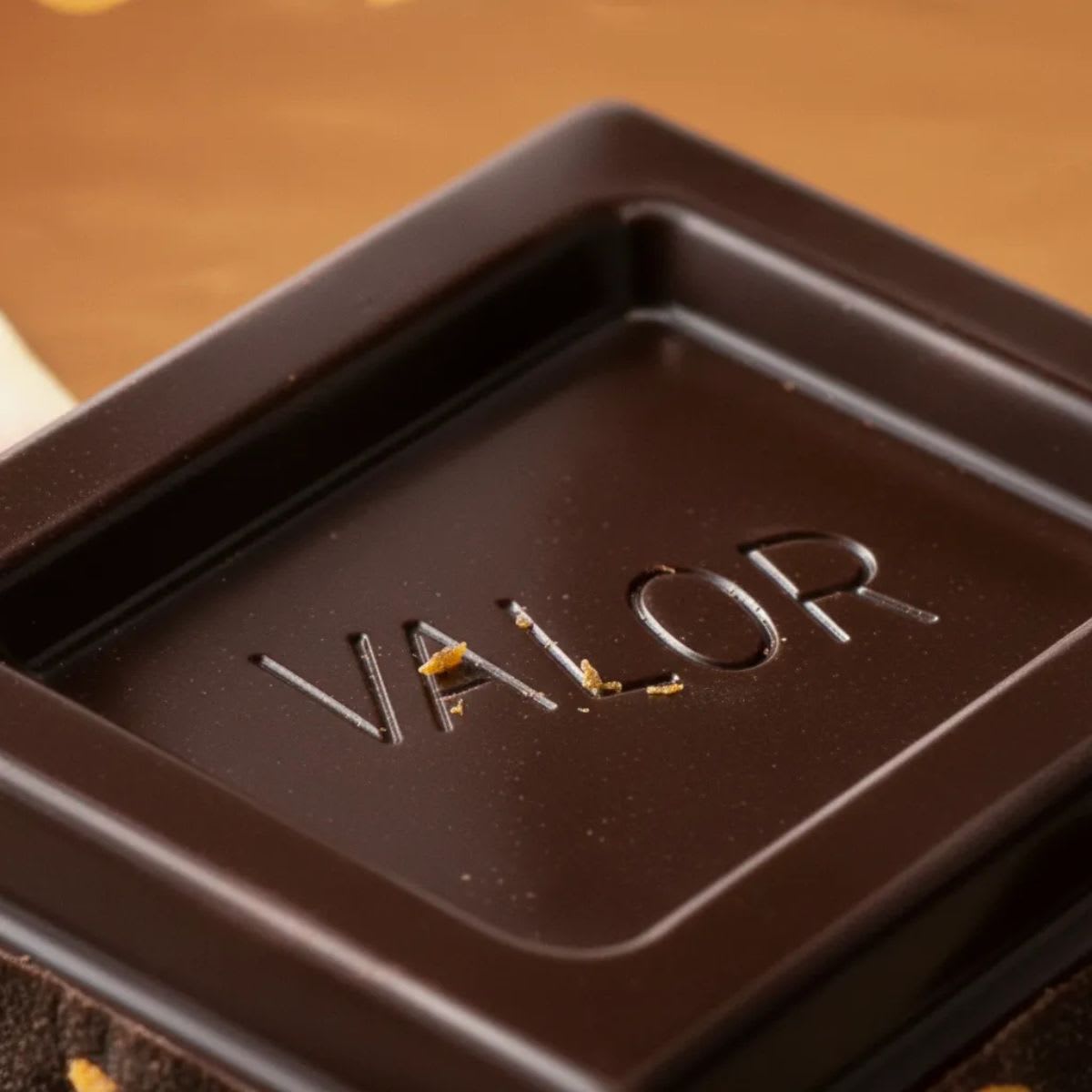 Valor Chocolate 70% Cacao con Naranja Sin Gluten2
