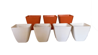 Set de 7 Maceteros Bios Cuadrado 4 Blancos 3 Naranjo 13,3x13,3x12,4 cm