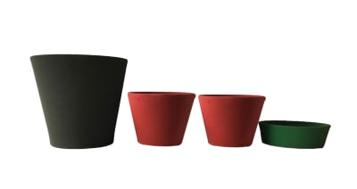 Set De 4 Maceteros Arena 1 Alto Grafito 20x20x18cm 2 Mediano Rojo 15x15x13cm 1 Suculenta Verde 16x15x5cm