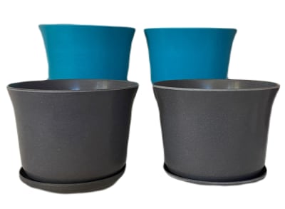 Set 4 Maceteros y platos Bio bamboo Curvo 2 turquesa 2 gris 16,5x16,5x13 cm