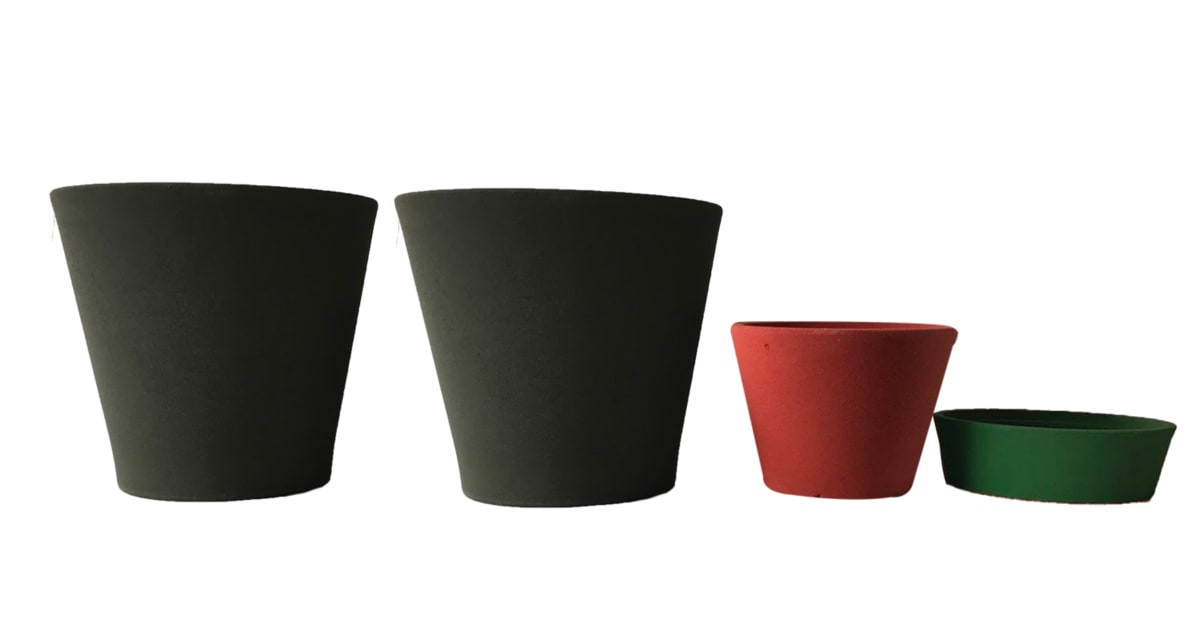 Set De 4 Maceteros Arena 2 Alto Grafito 20x20x18cm 1 Mediano Rojo 15x15x13cm 1  Suculenta Verde 16x15x5cm5