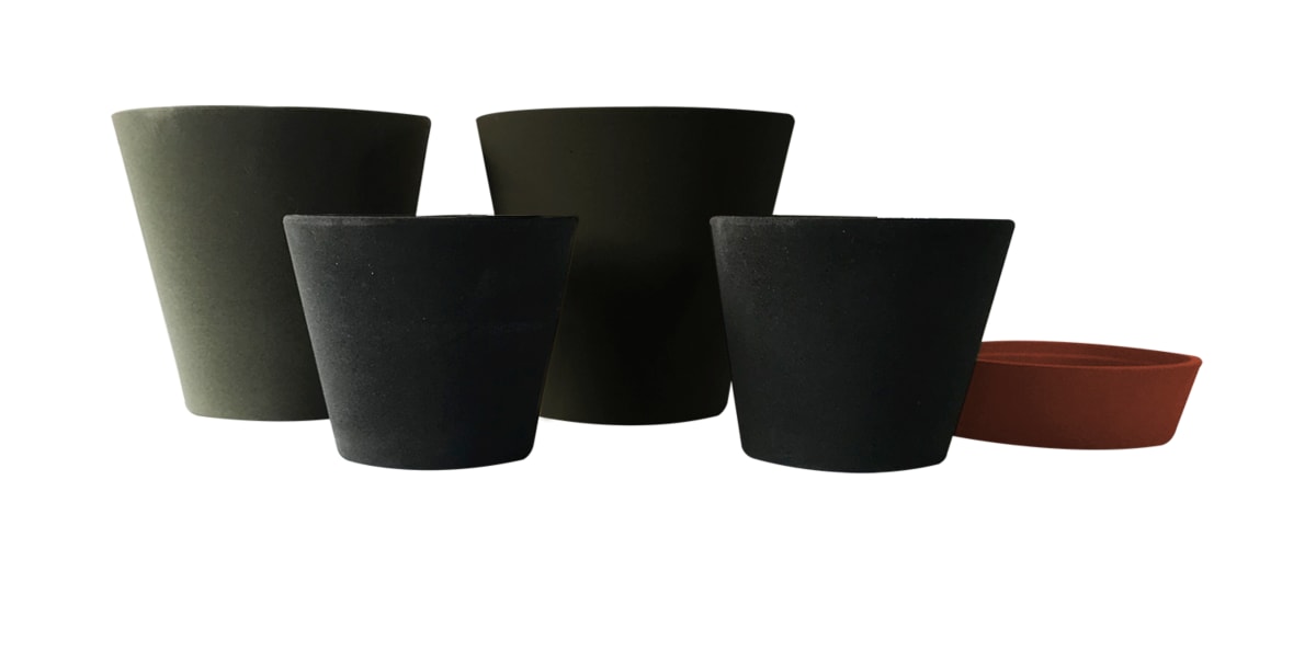 Set De 5 Maceteros Arena 2 Alto Grafito 20x20x18cm 2 Mediano Negro 15x15x13cm1  Suculenta Naranja 16x15x5cm4
