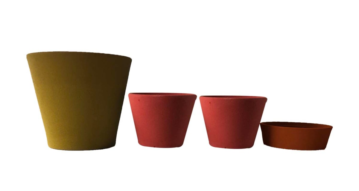 Set De 5 Maceteros Arena 1  Alto Grafito 20x20x18cm 1  Alto Mostaza 20x20x18cm 2 Mediano Rojo 15x15x13cm 1 Suculenta Naranja 16x15x5cm6