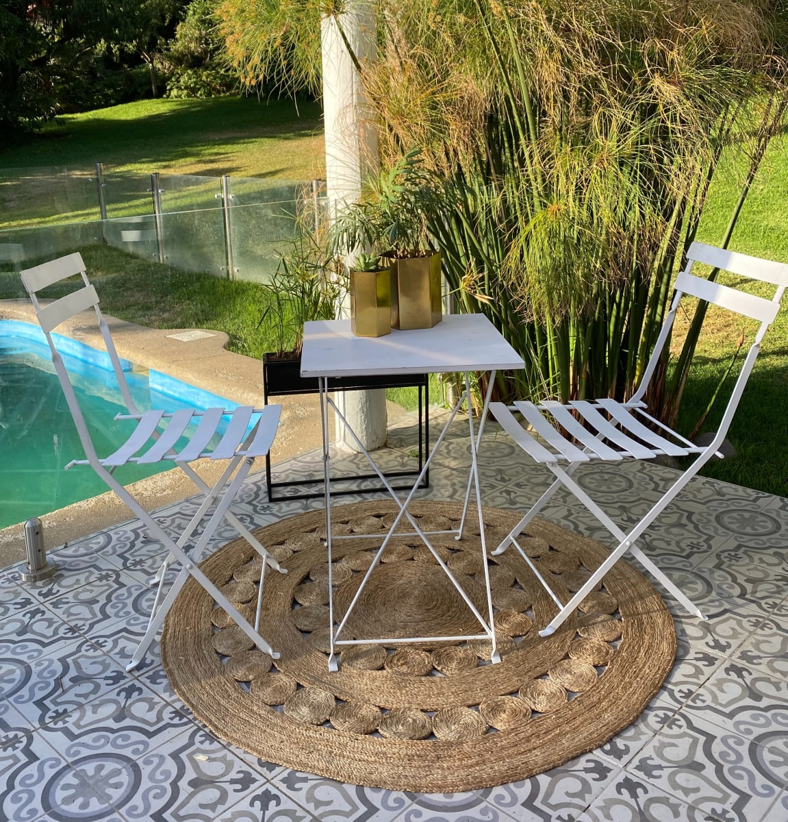 Set Mesa Con Dos Sillas Vintage Cuadrada Blanca2