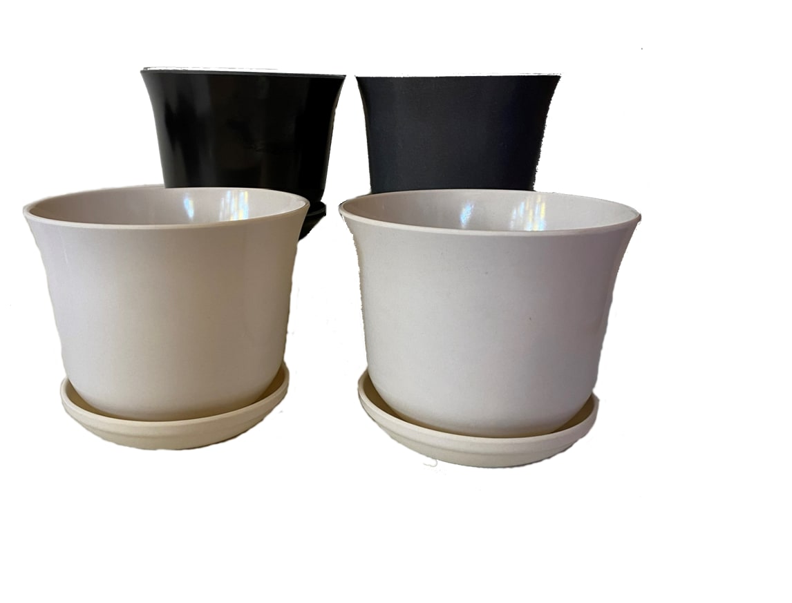 Set 4 Maceteros y platos Bio bamboo Curvo 2 blanco 2 negro 16,5x16,5x13 cm1