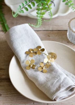 SERVILLETERO TREBOLES DORADO2