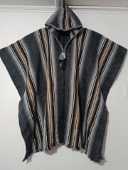 PONCHO CHILOTA GRIS 0