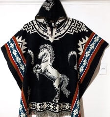 PONCHO CABALLO  NEGRO NARANJA 0