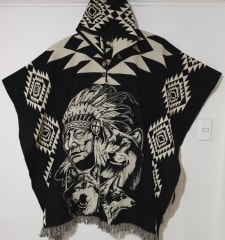 PONCHO ALPACA INDIO  Y FAMILIA DE LOBOS 0