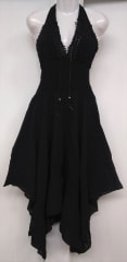 Vestido negro en punta