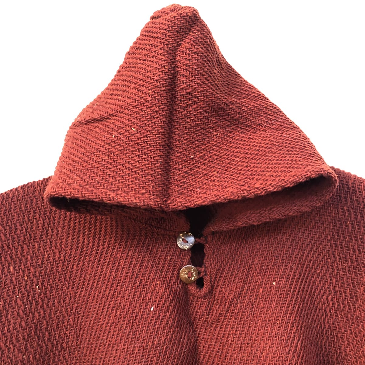 Poncho lana de Oveja con capucha diseño Rojo guinda3