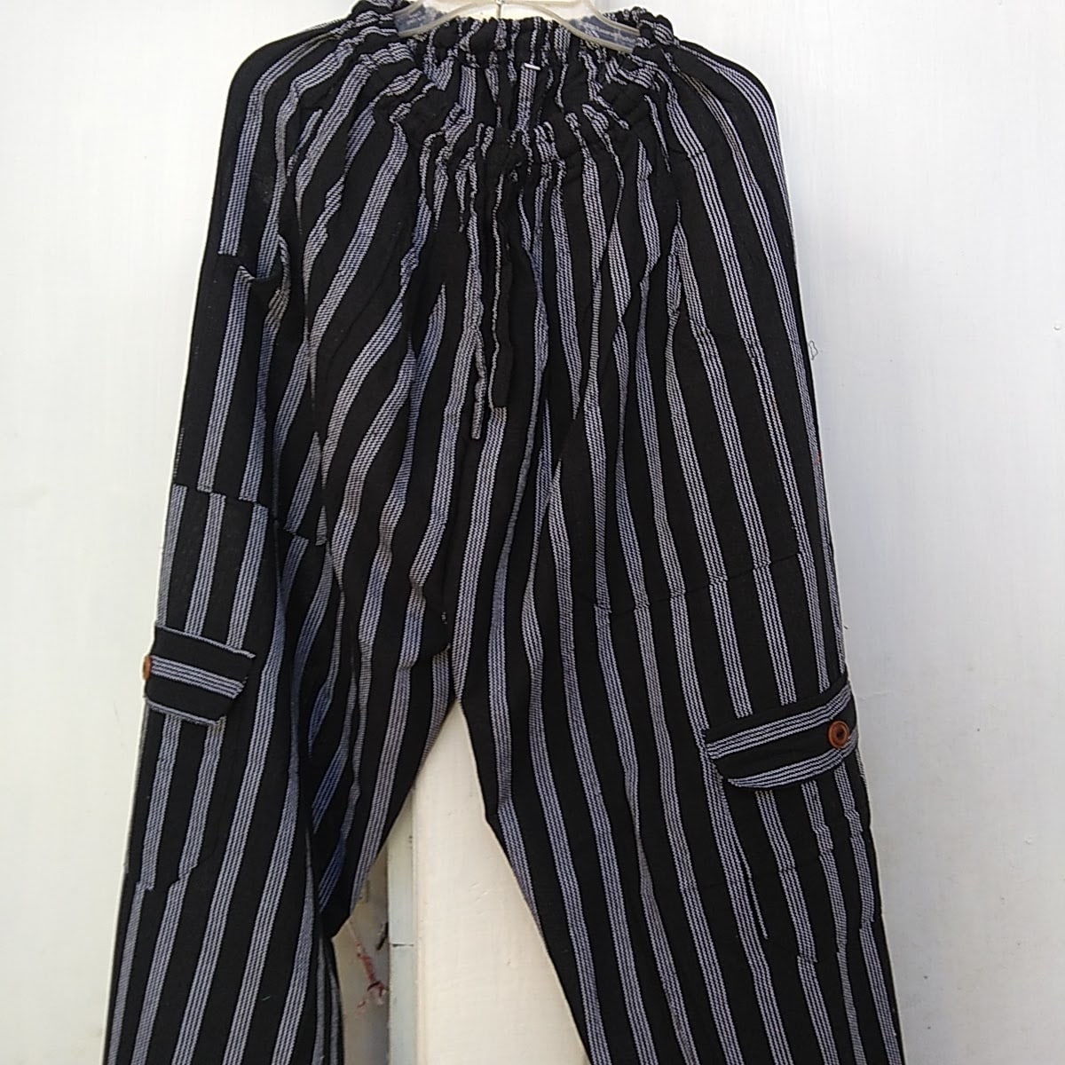 PANTALÓN RAYADO  NEGRO BLANCO2