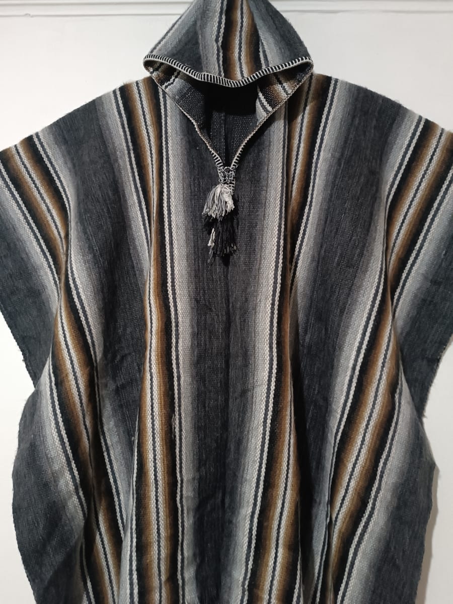 PONCHO CHILOTA GRIS2