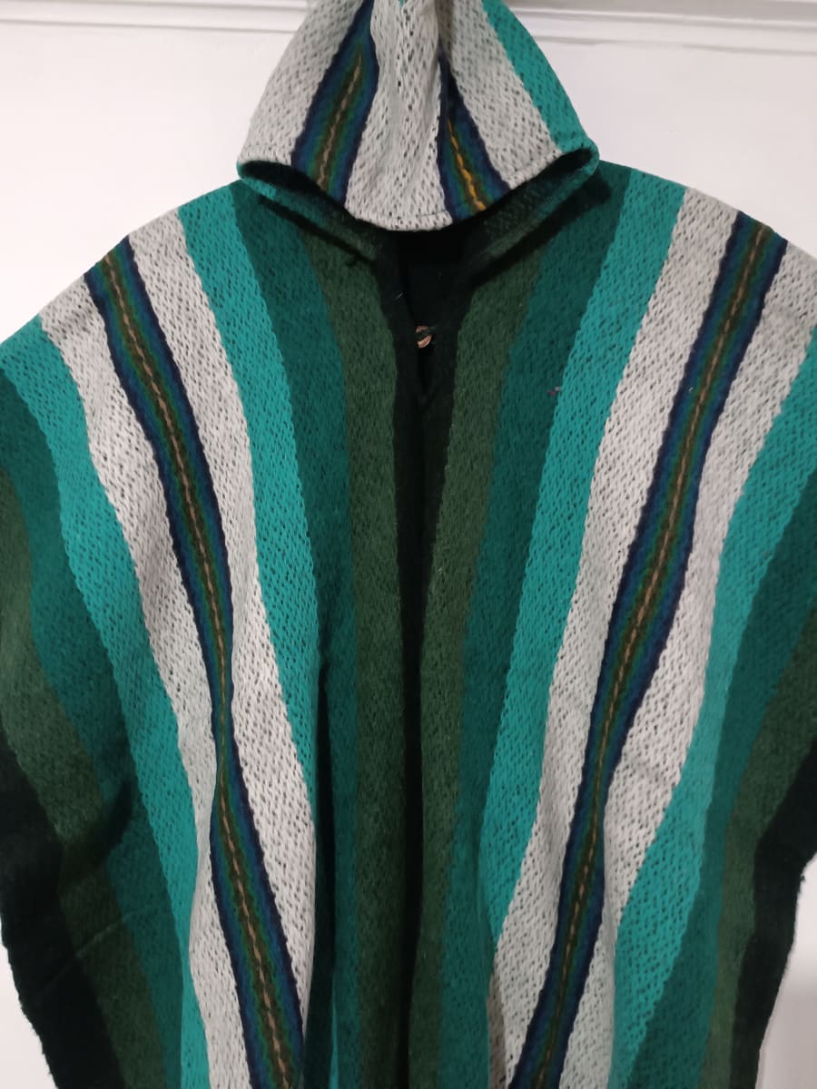 PONCHO VERDE RAYADO2