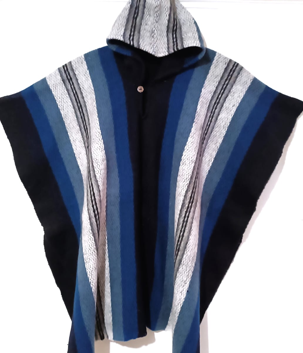 PONCHO AZUL RAYADO1