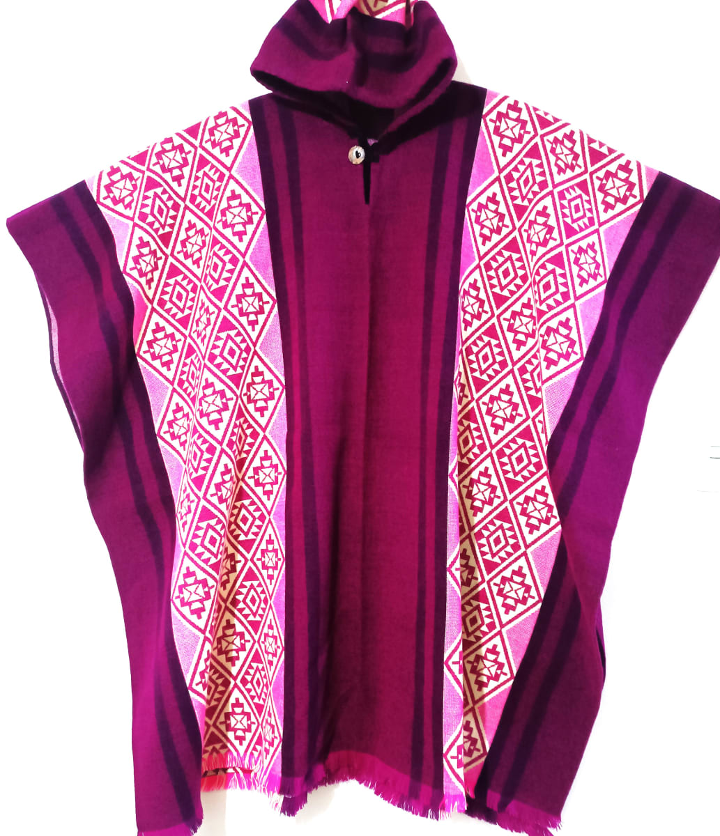 PONCHO DE LANA DE ALPACA FUCSIA CHACANA1