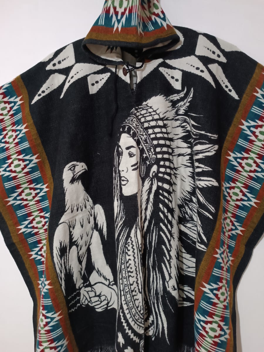 PONCHO INDIA Y SU AGUILA2