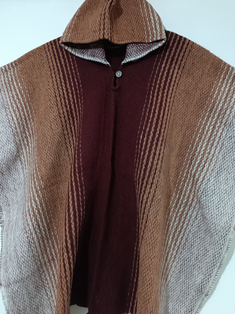 PONCHO JASPEADO CAFÉ  BLANCO2