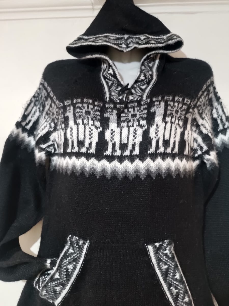 CHOMPA SHAKIRA NEGRA ALPACA2