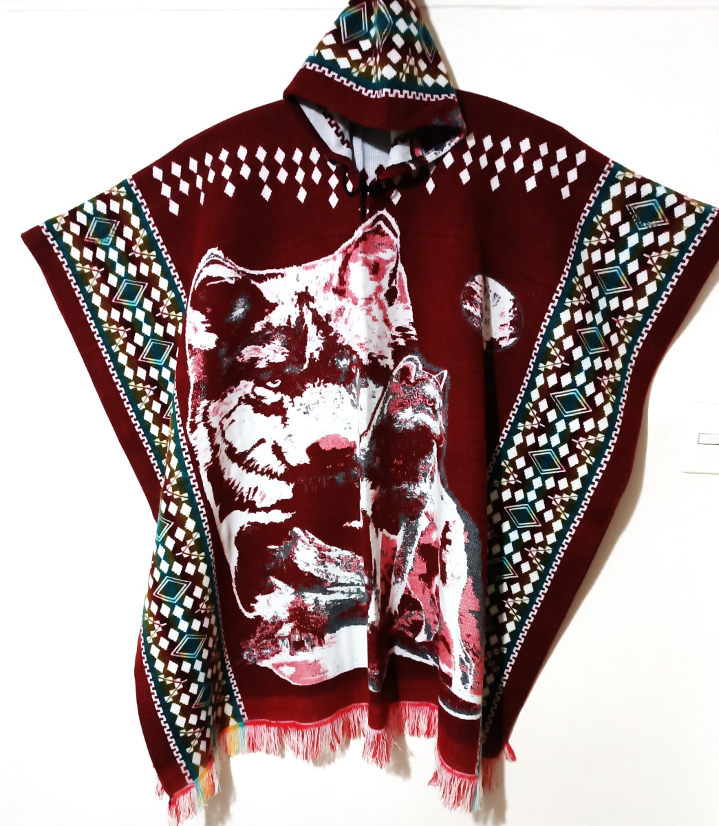 PONCHO LOBOS GRANATE ALPACA1