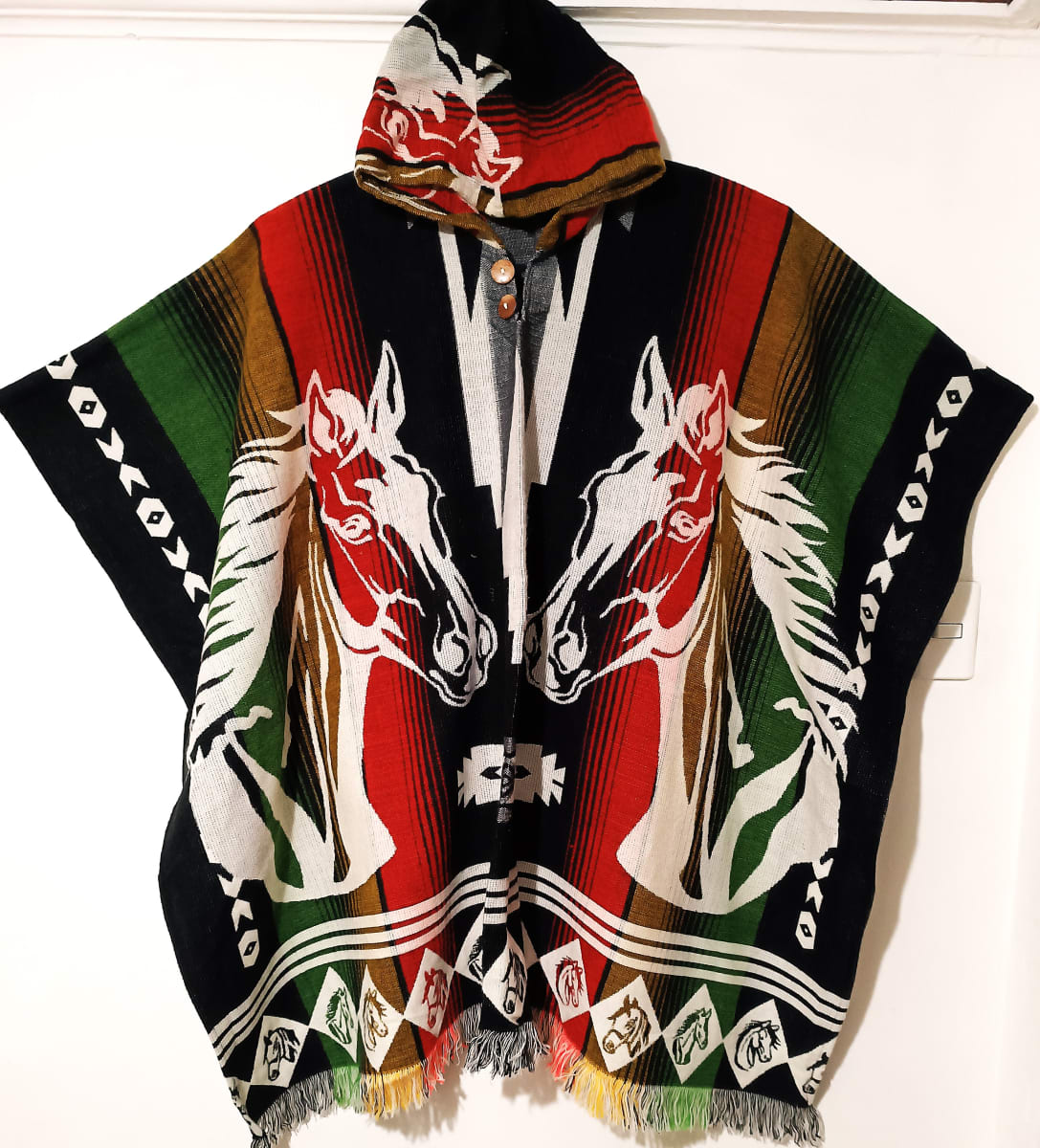 PONCHO DE ALPACA BUSTO DE CABALLOS1