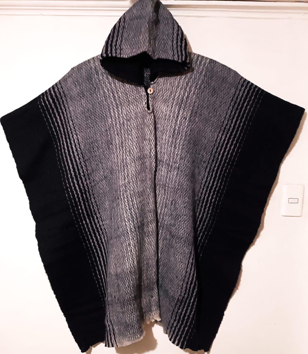 PONCHO OVEJA NEGRO  JASPEADO1