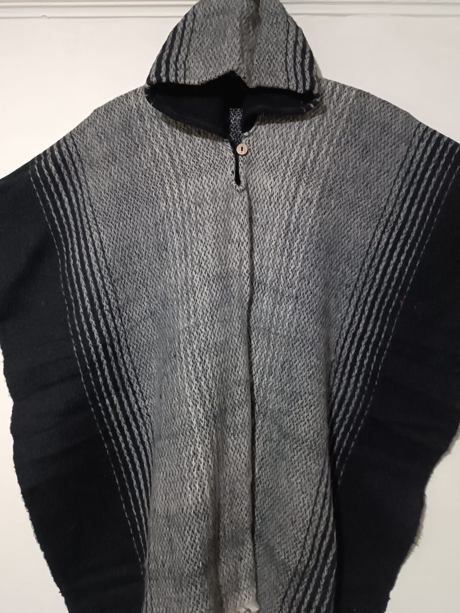 PONCHO OVEJA NEGRO  JASPEADO2