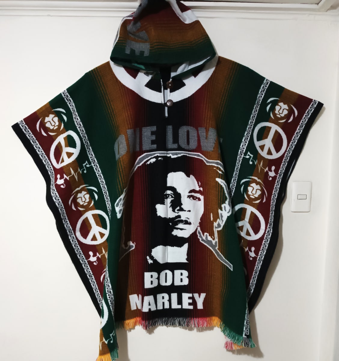 PONCHO ALPACA BOB MARLEY1